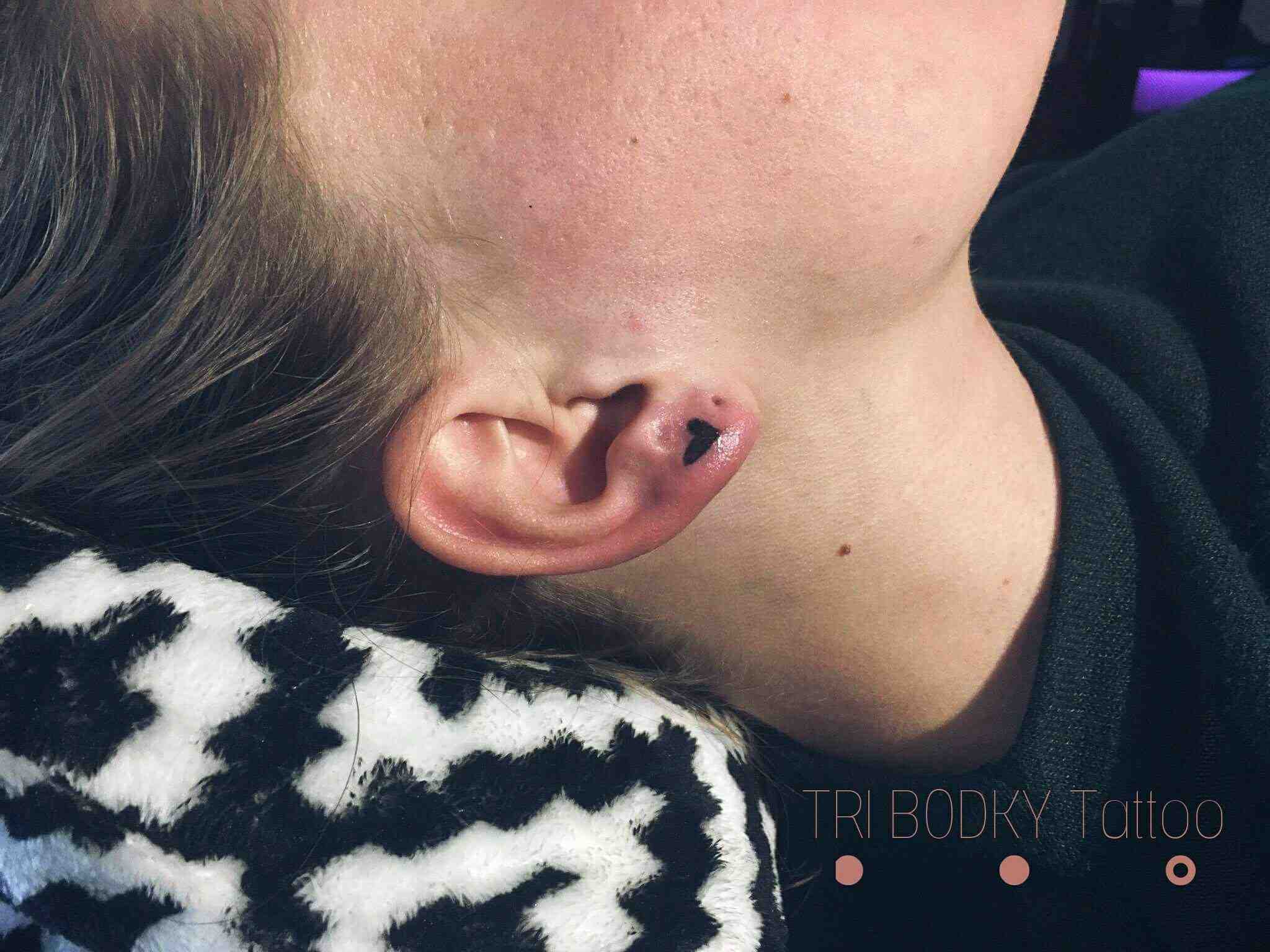 TRI BODKY Tattoo & Piercing