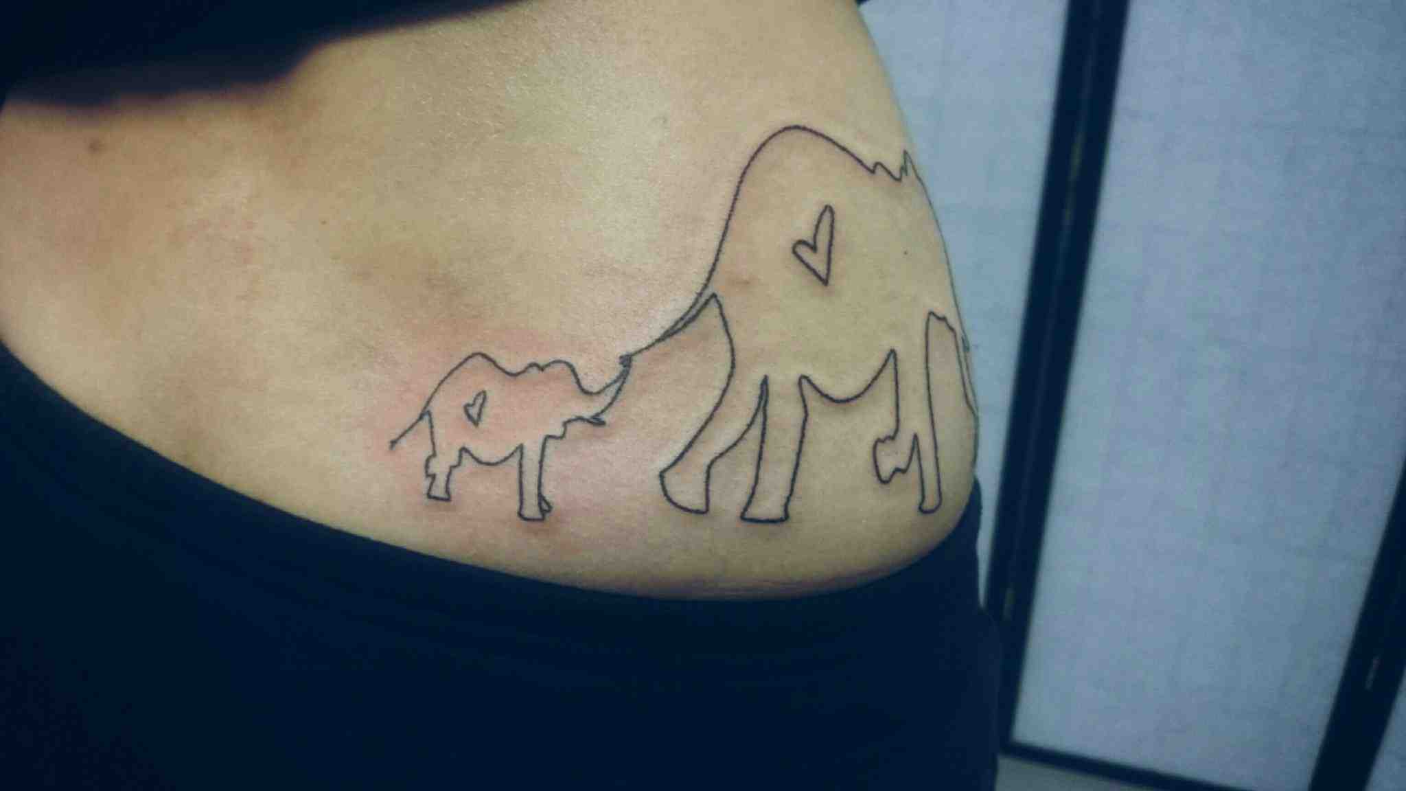 TRI BODKY Tattoo & Piercing