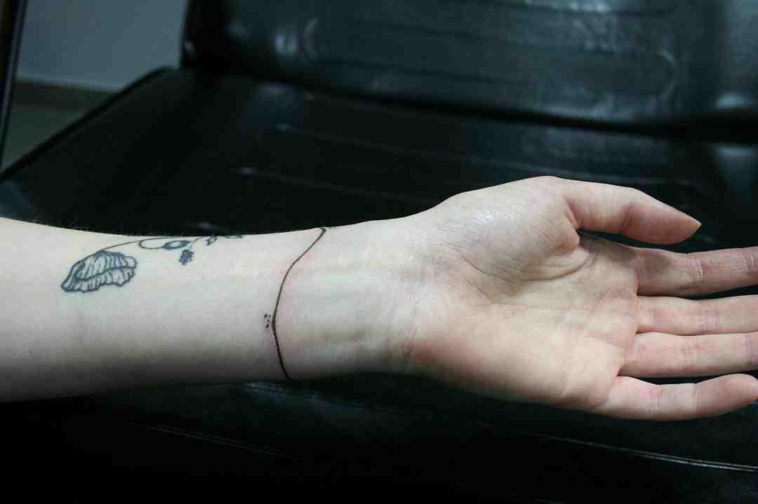 TRI BODKY Tattoo & Piercing
