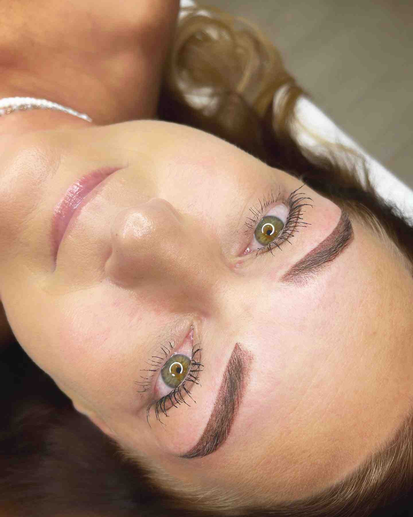 Veronika Tóth Phibrows