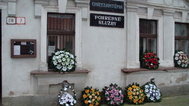 Pohrebníctvo CHRYZANTÉMA Šahy