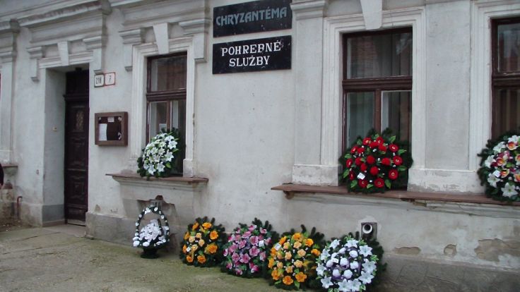 Pohrebníctvo CHRYZANTÉMA Šahy