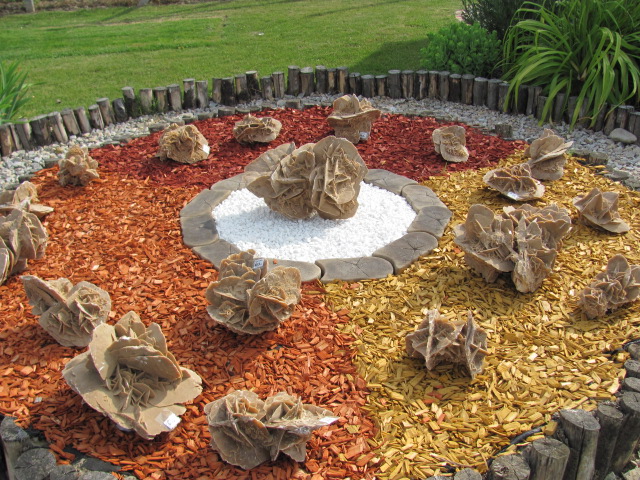 MAX GARDEN